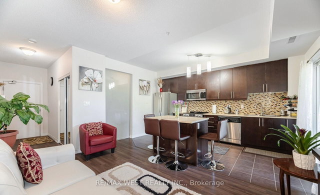 209 - 570 Lolita Gardens