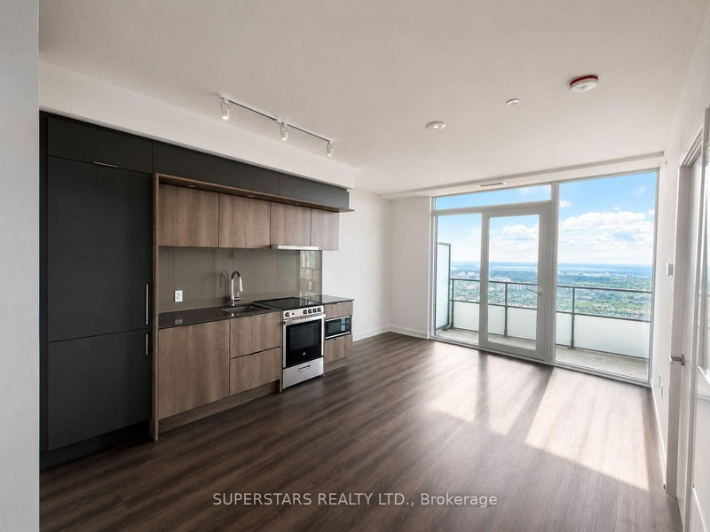 home for lease on 5307-448 Burnhamthorpe Road W