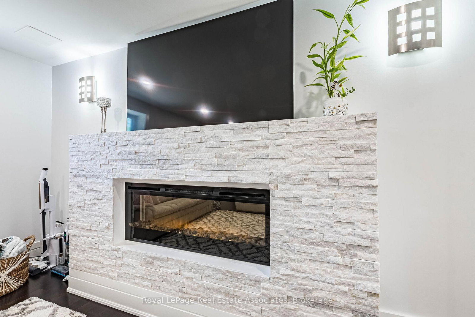 1071 Westmount Avenue • Mississauga, ON photo 36