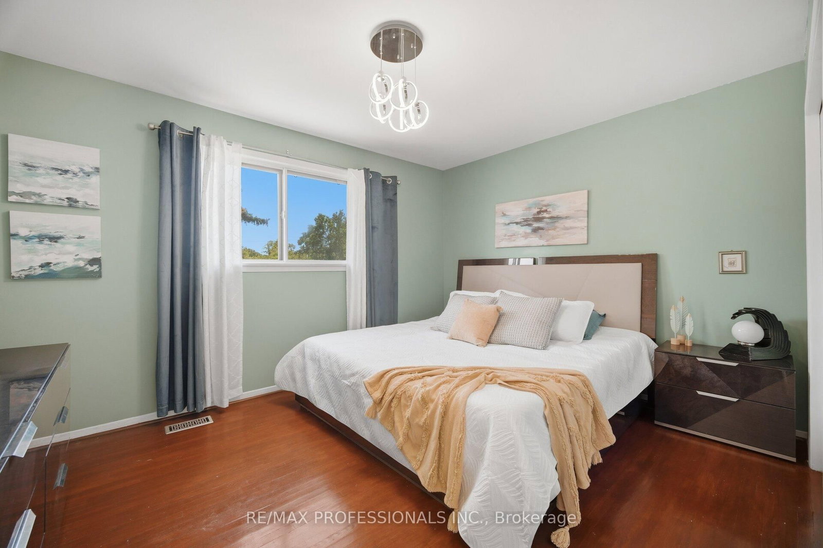 74 Ringway Crescent • Toronto, ON photo 19