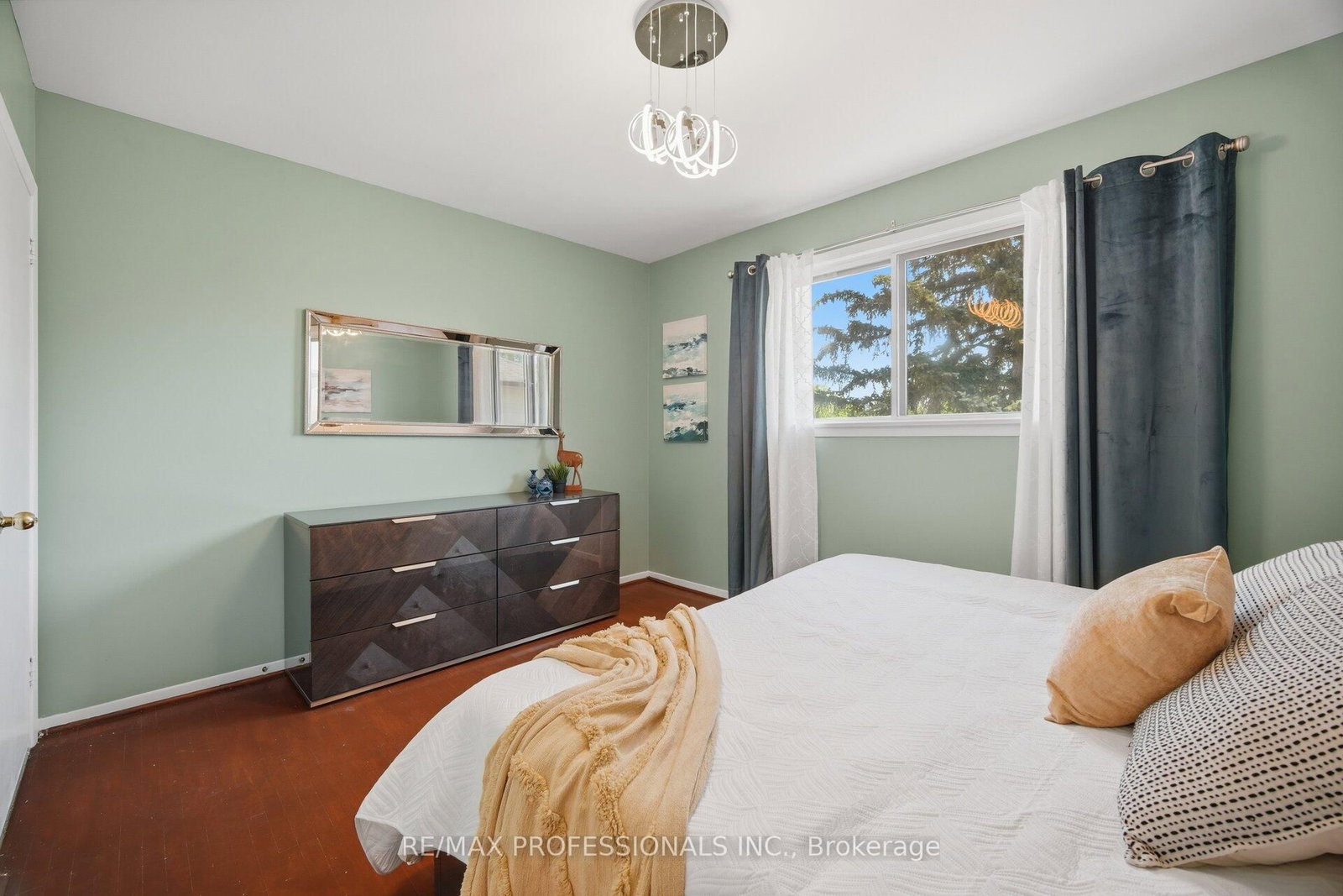 74 Ringway Crescent • Toronto, ON photo 21