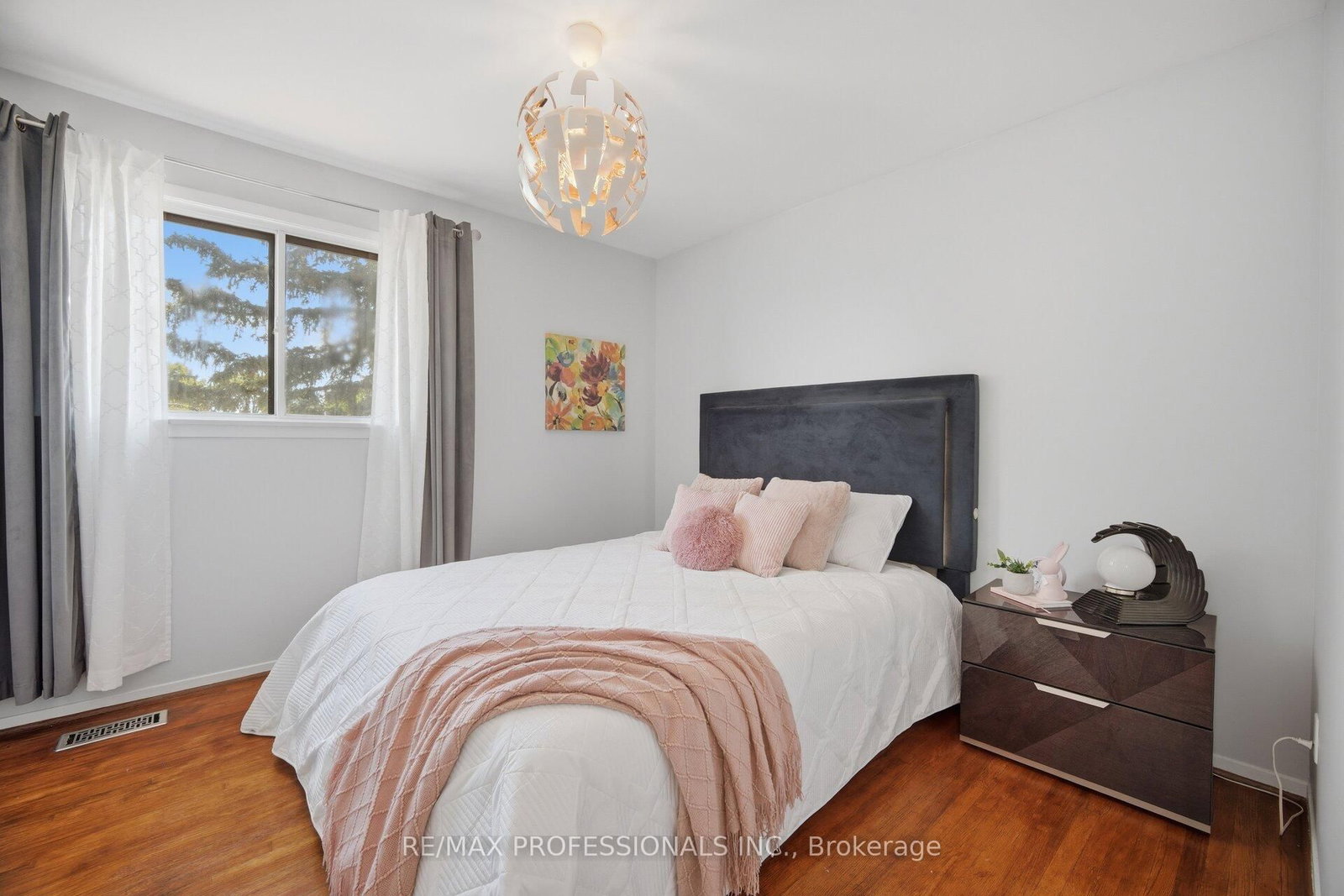 74 Ringway Crescent • Toronto, ON photo 22