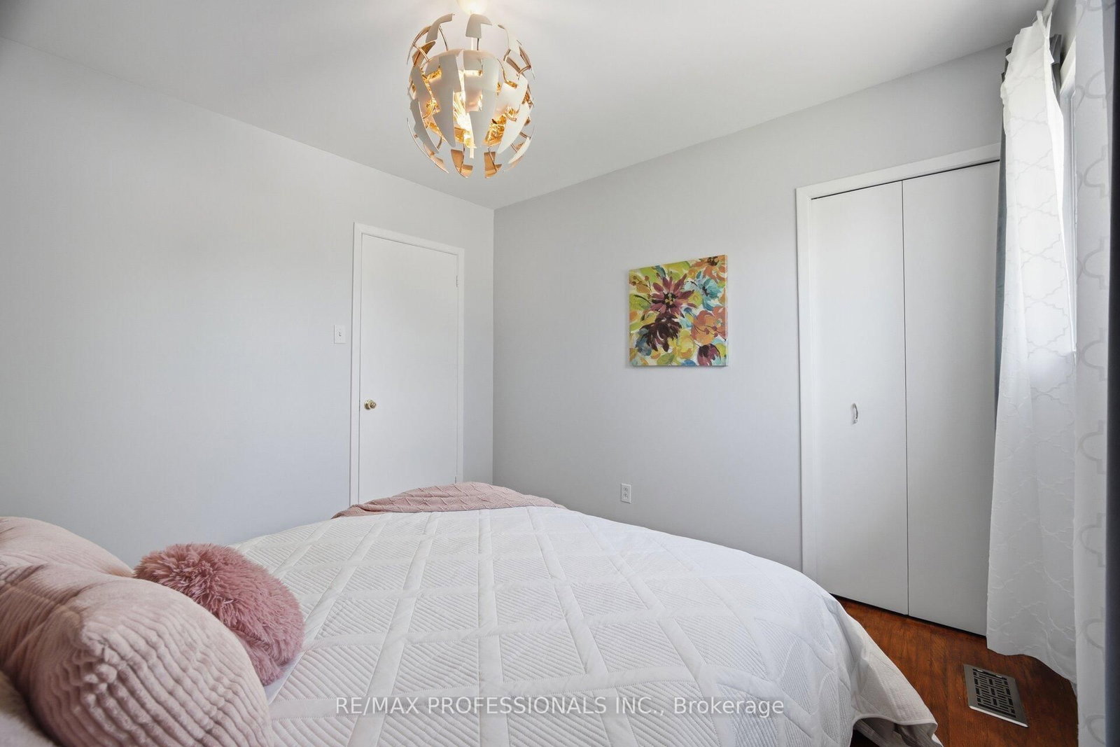 74 Ringway Crescent • Toronto, ON photo 23