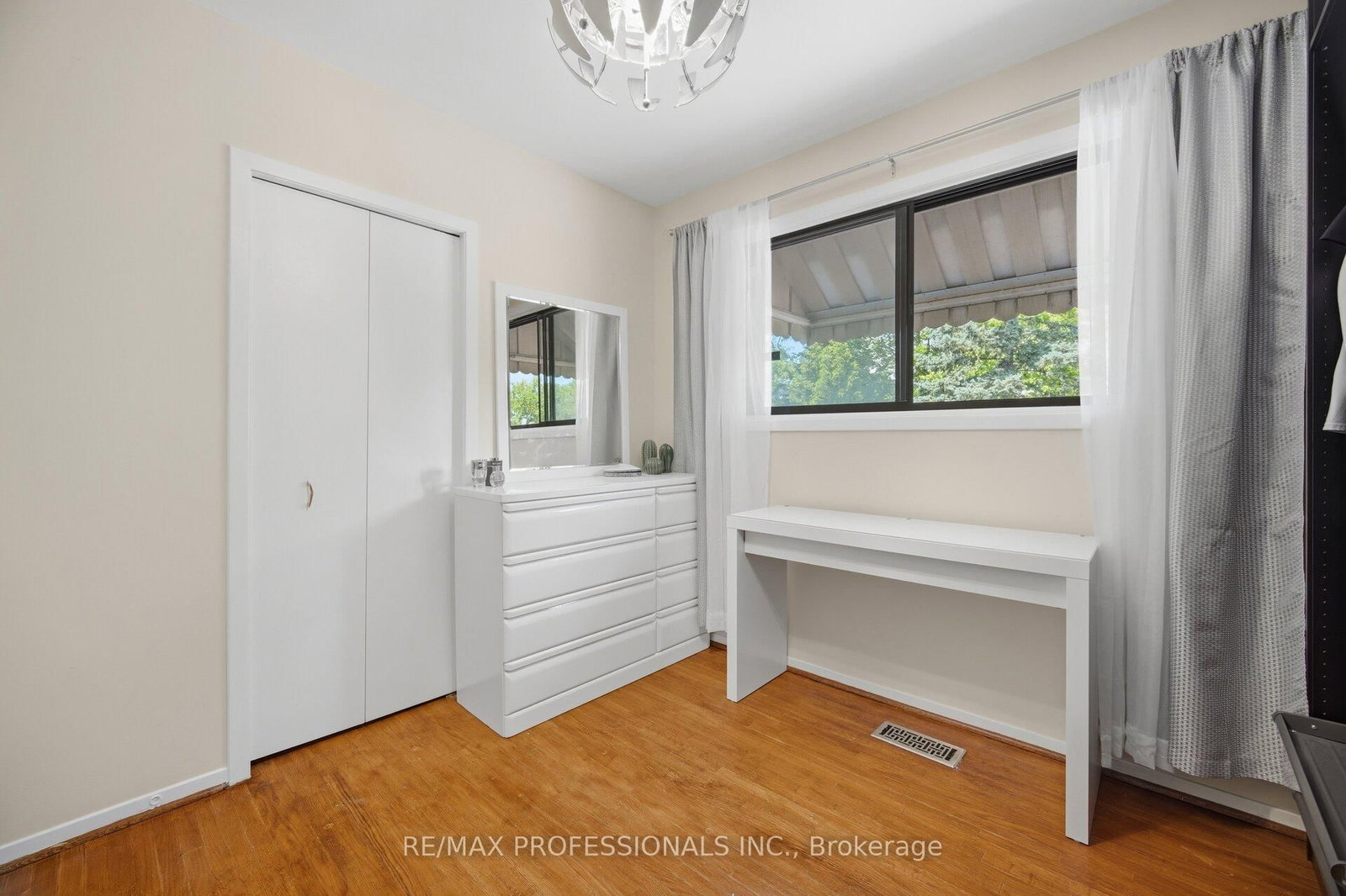 74 Ringway Crescent • Toronto, ON photo 26