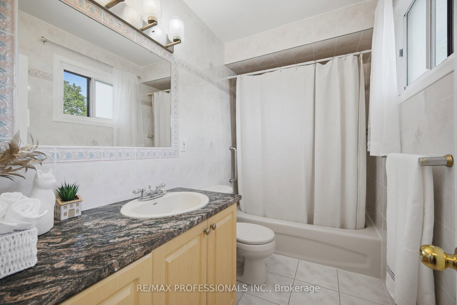74 Ringway Crescent • Toronto, ON photo 27