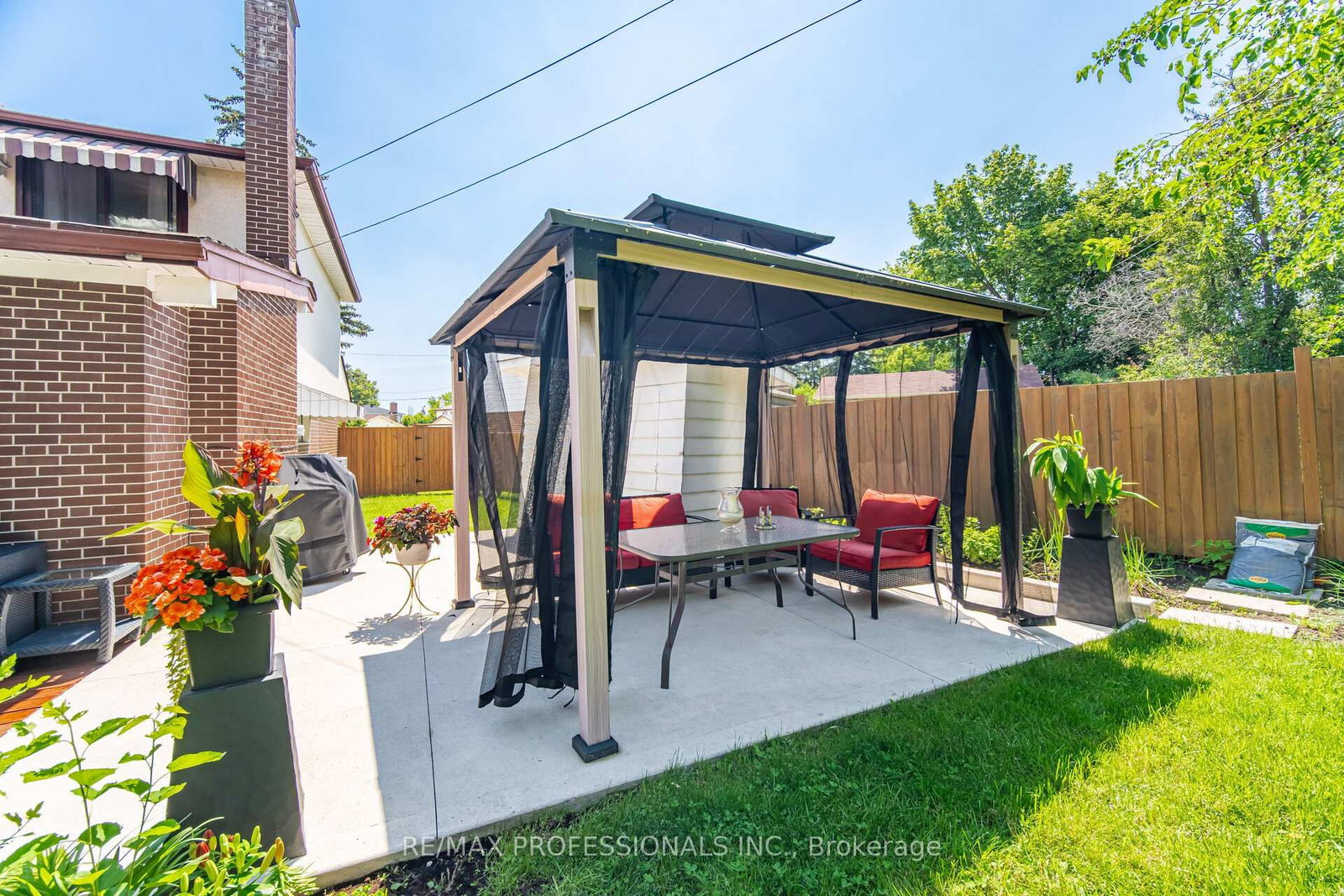 74 Ringway Crescent • Toronto, ON photo 39