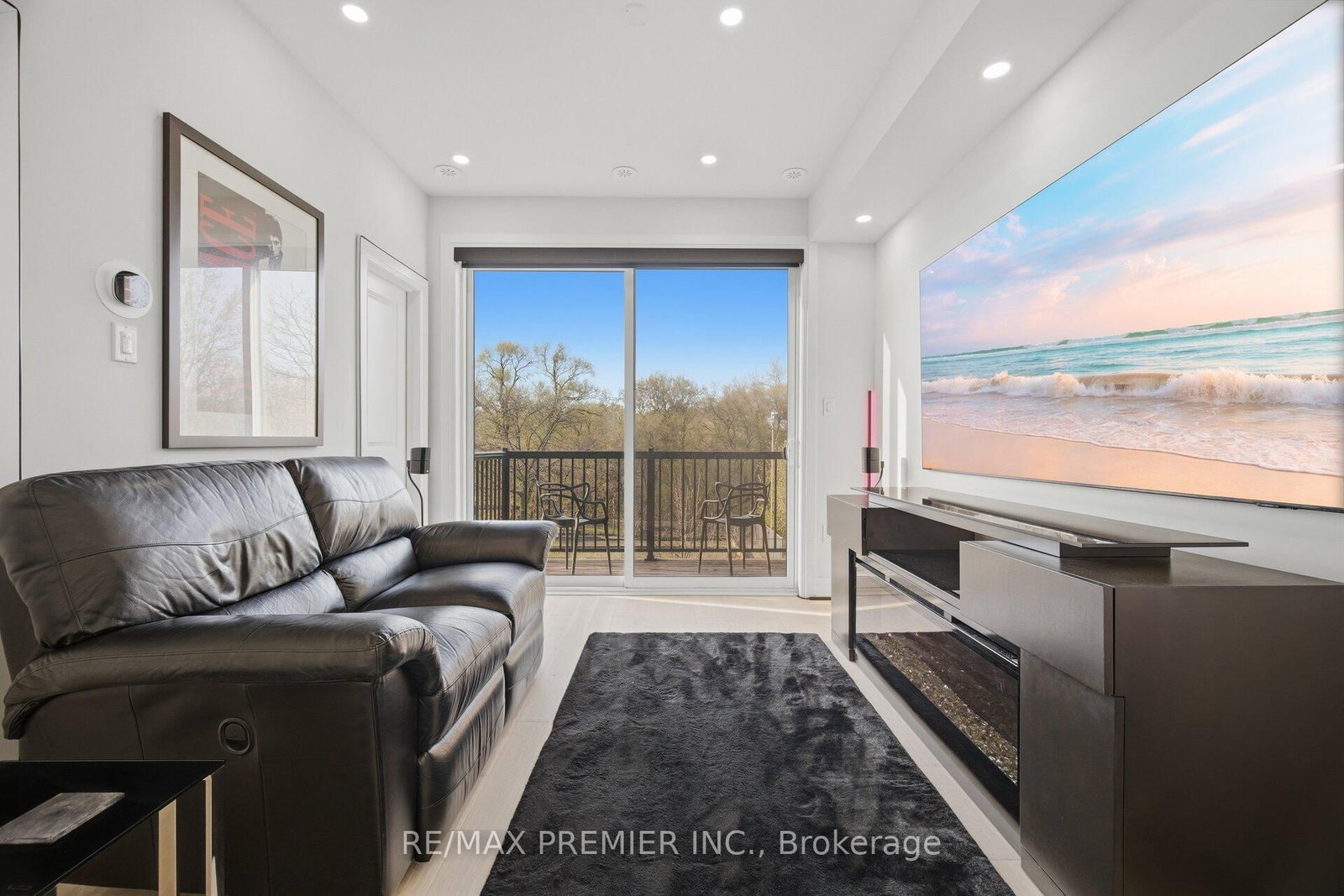 43 Wild Rose Gardens • Toronto, ON photo 18