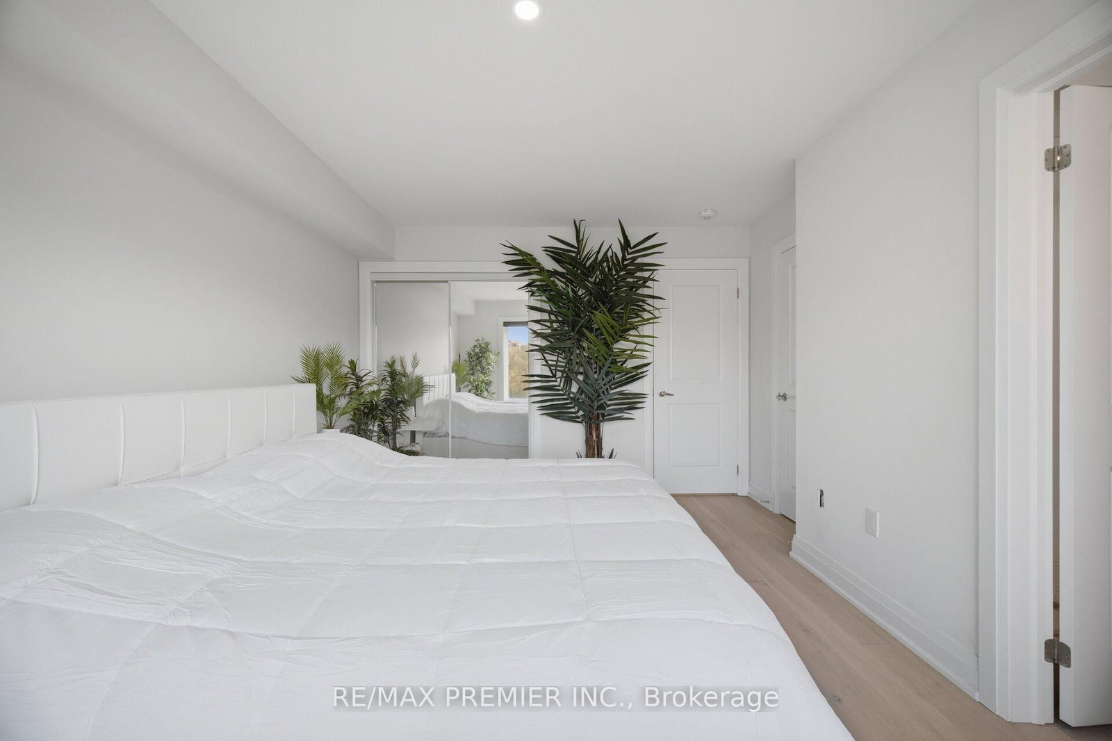 43 Wild Rose Gardens • Toronto, ON photo 26