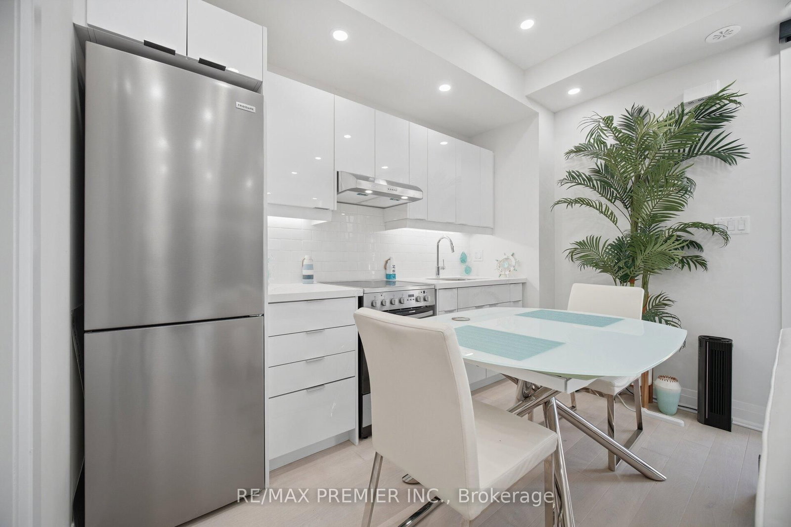 43 Wild Rose Gardens • Toronto, ON photo 39