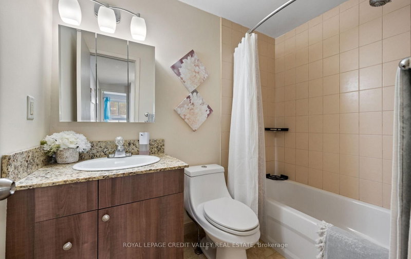 7 Hillpark Brampton,ON L6S 1R1 — Photo 32