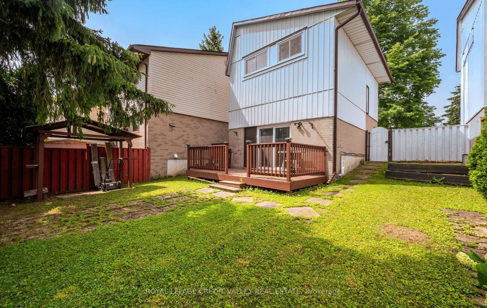 7 Hillpark Trail • Brampton, ON photo 48