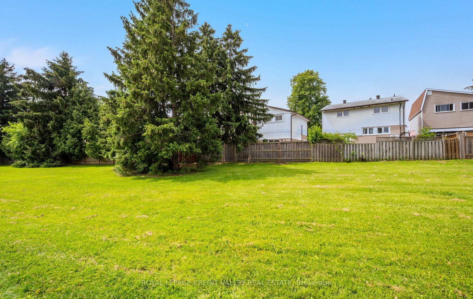 7 Hillpark Trail • Brampton, ON photo 50