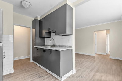 Semi-Detached House for lease at 3-2550 Keele Street, Toronto, Ontario, M6L 2N8 - Maple Leaf - MLS: W13504156