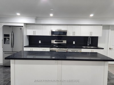 Unit Bsmt — 1671 Sir Monty's Drive — photo 3
