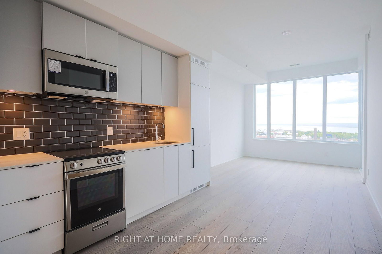 285 Dufferin Street • #1209 • Toronto, ON photo 8