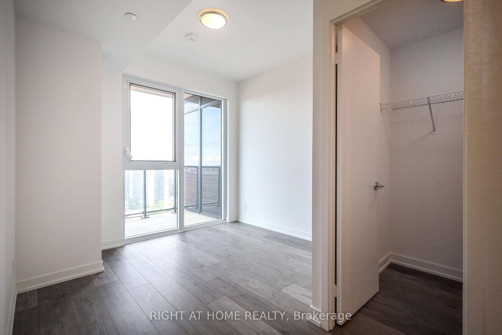 285 Dufferin Street • #917 • Toronto, ON photo 14