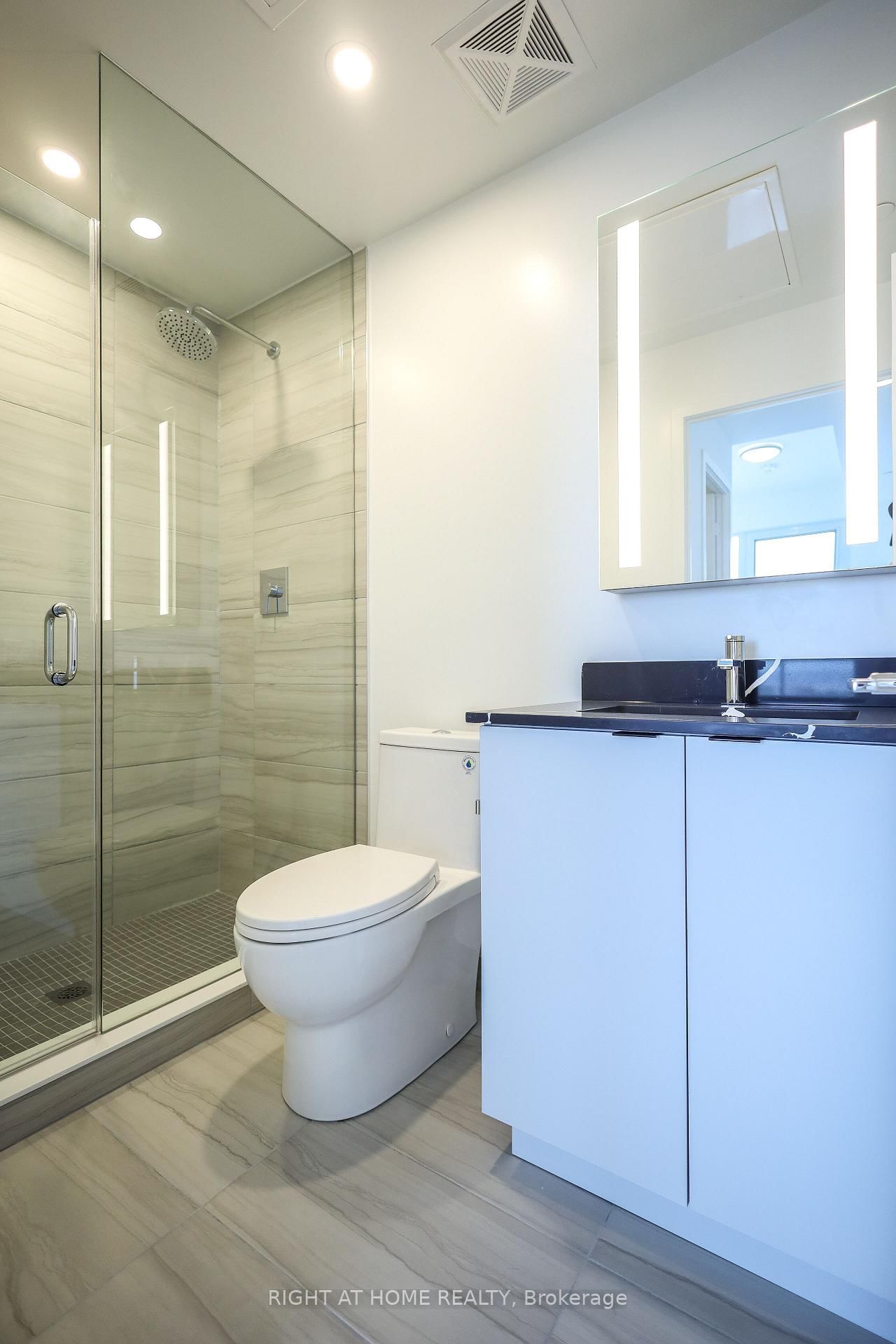 285 Dufferin Street • #917 • Toronto, ON photo 17