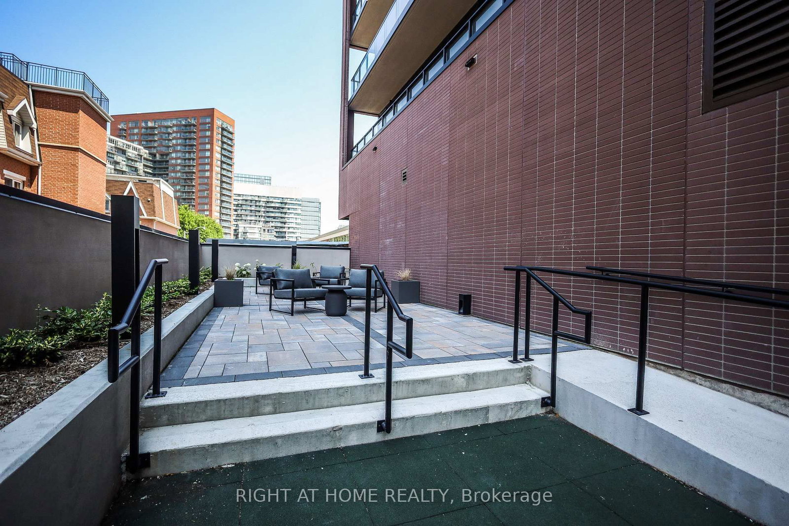 285 Dufferin Street • #917 • Toronto, ON photo 47