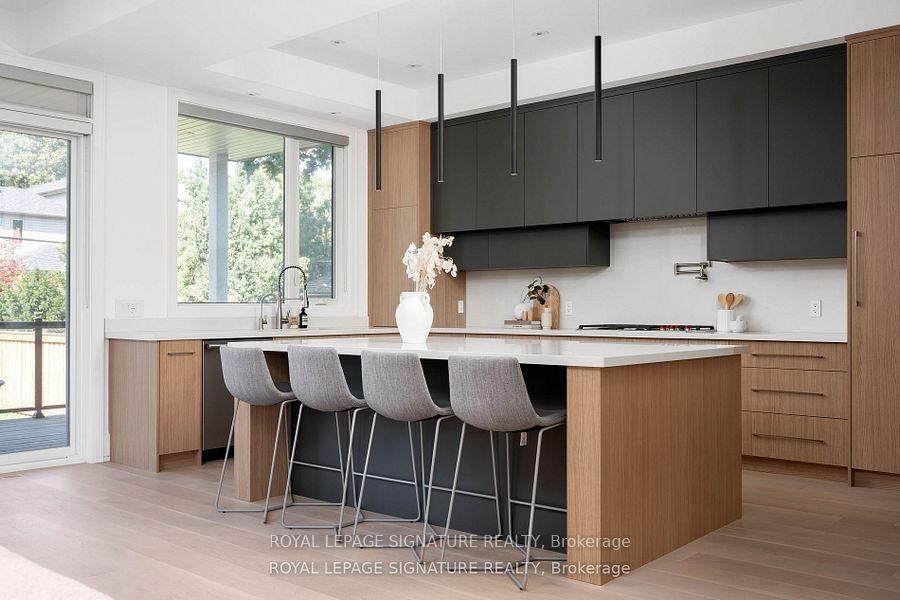 34 Edgecroft Road • Toronto, ON photo 11