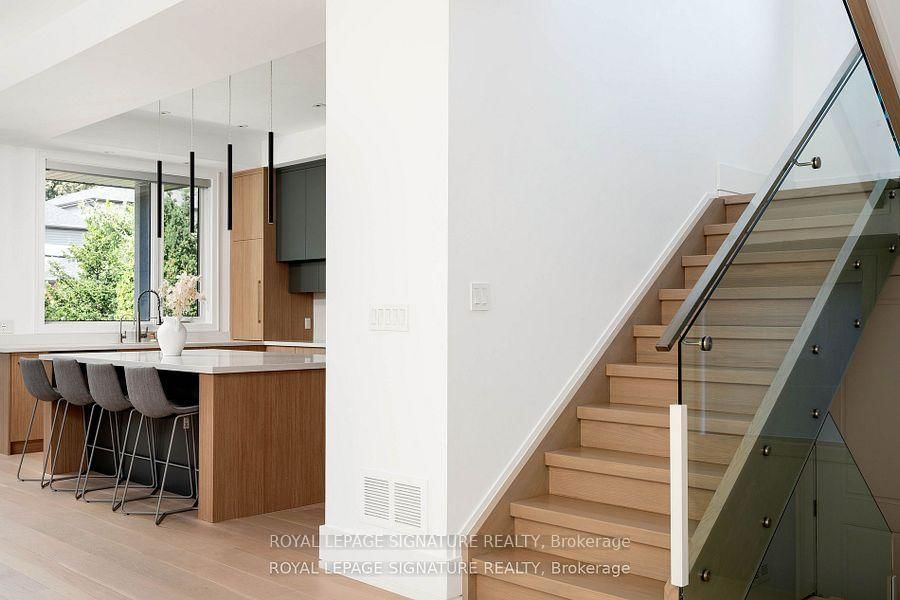 34 Edgecroft Road • Toronto, ON photo 15