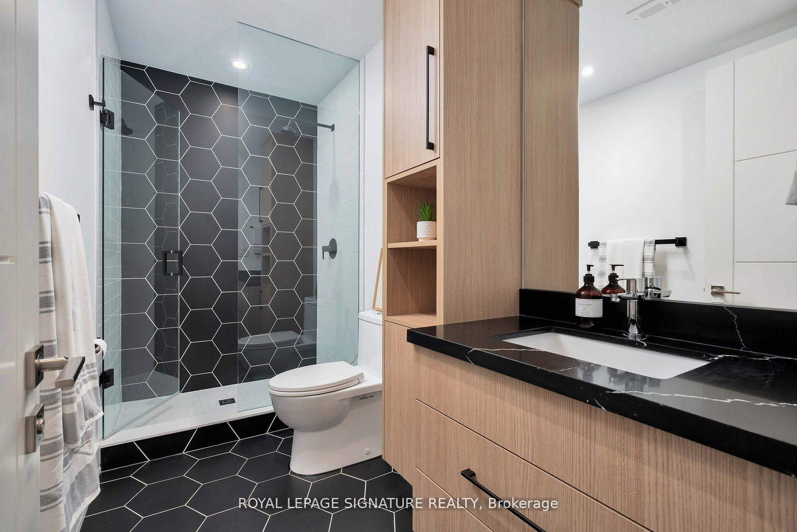 34 Edgecroft Road • Toronto, ON photo 32