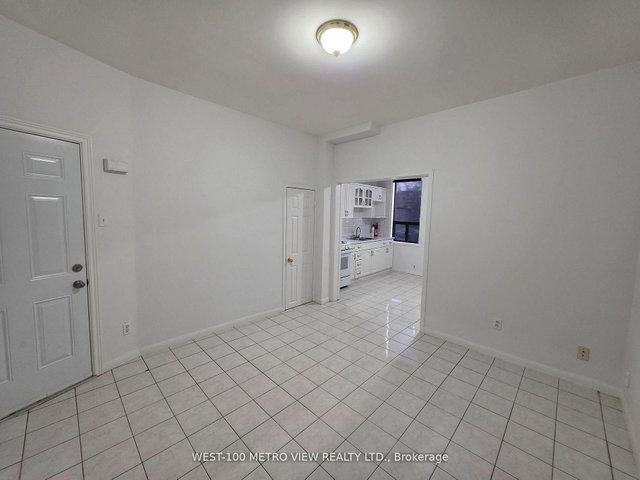 1075 Dufferin Street