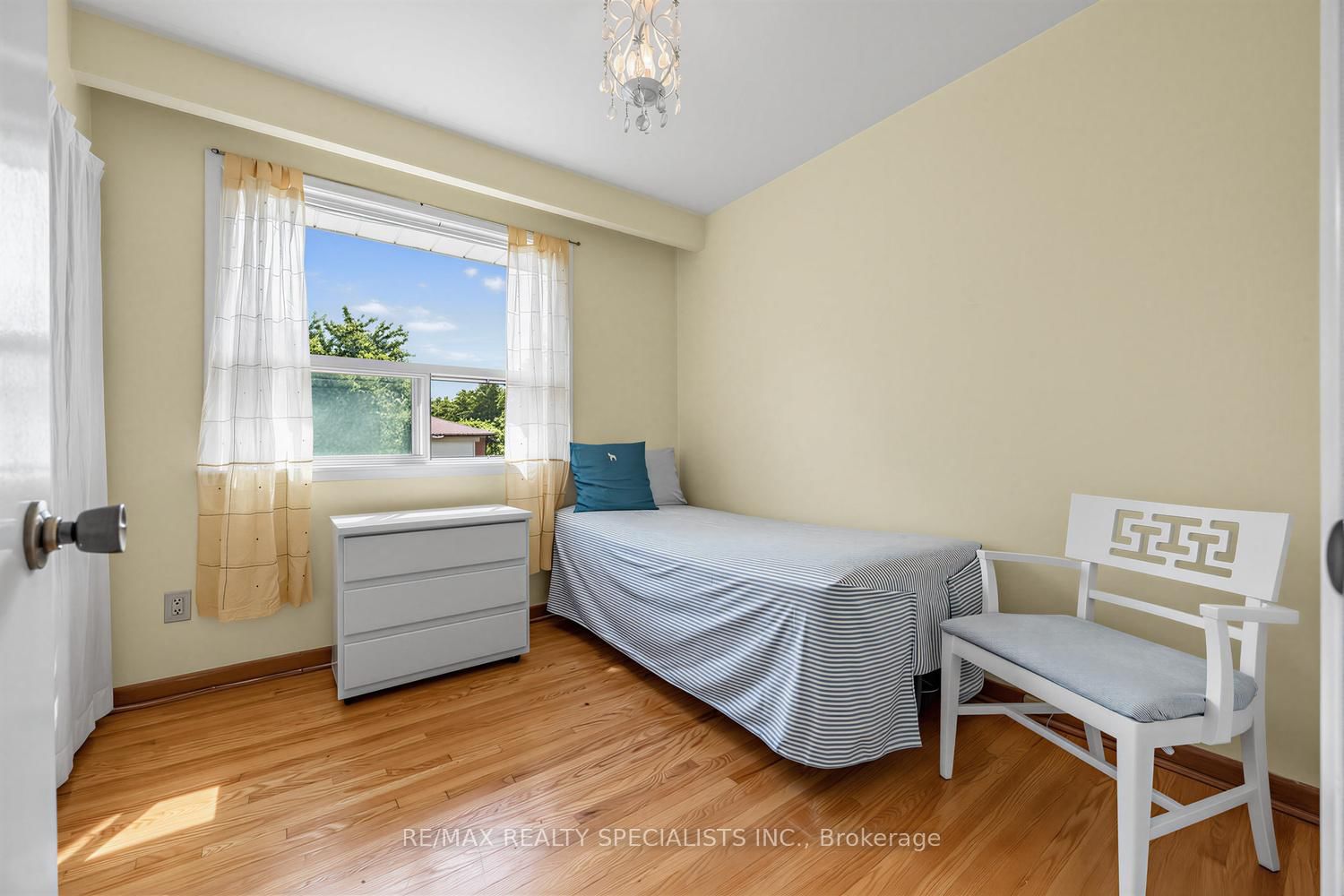39 Castle Green Crescent • Toronto, ON photo 17