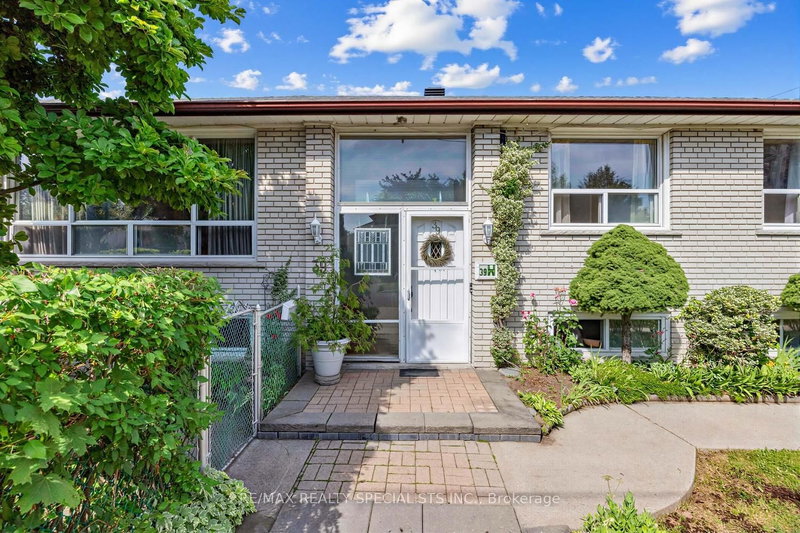 39 Castle Green Crescent