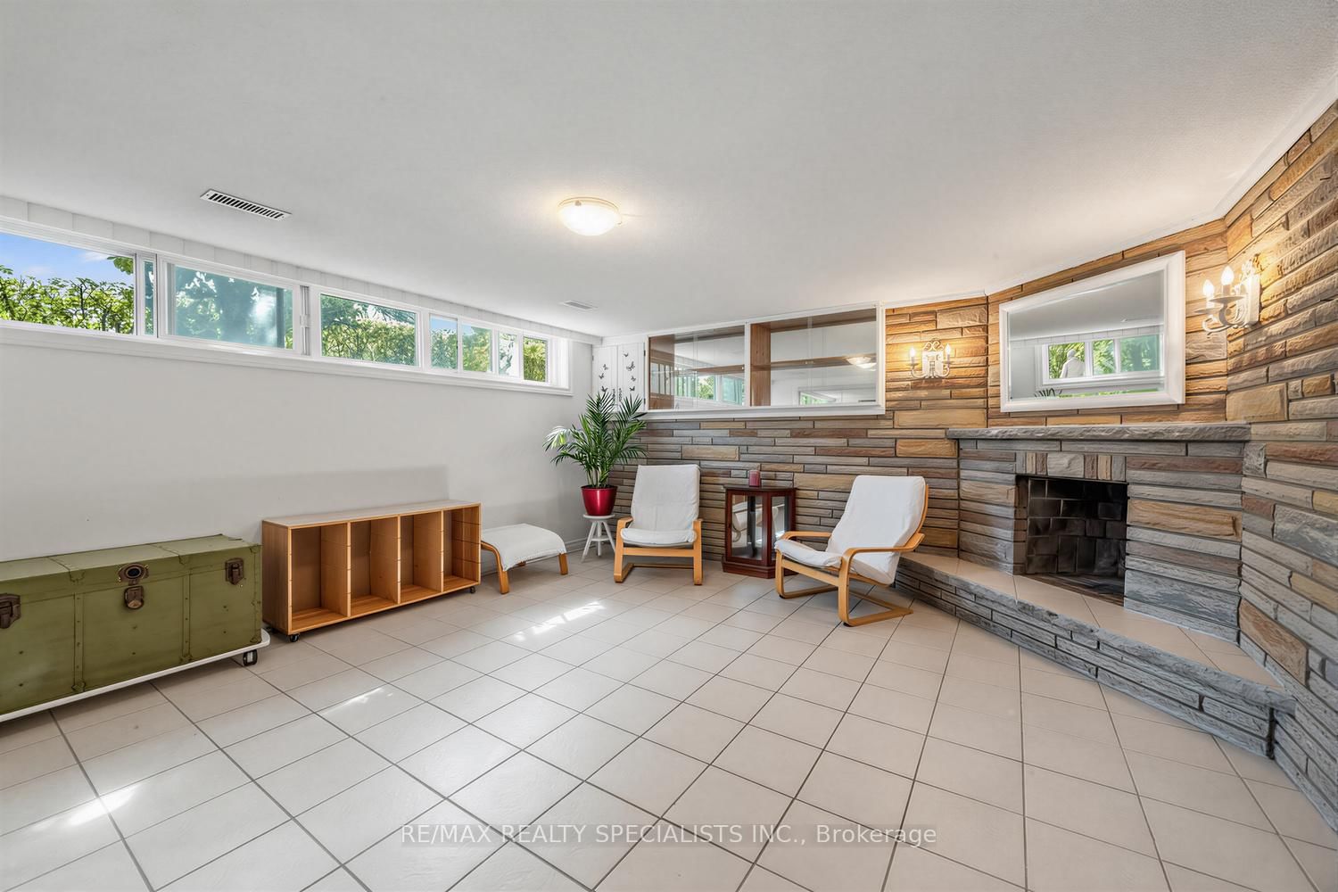 39 Castle Green Crescent • Toronto, ON photo 23