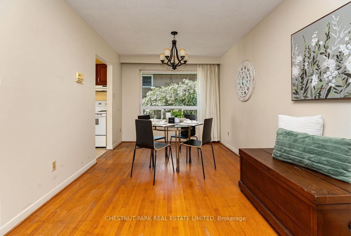 14 Vanderbrent Crescent, Toronto, ON, photo 5