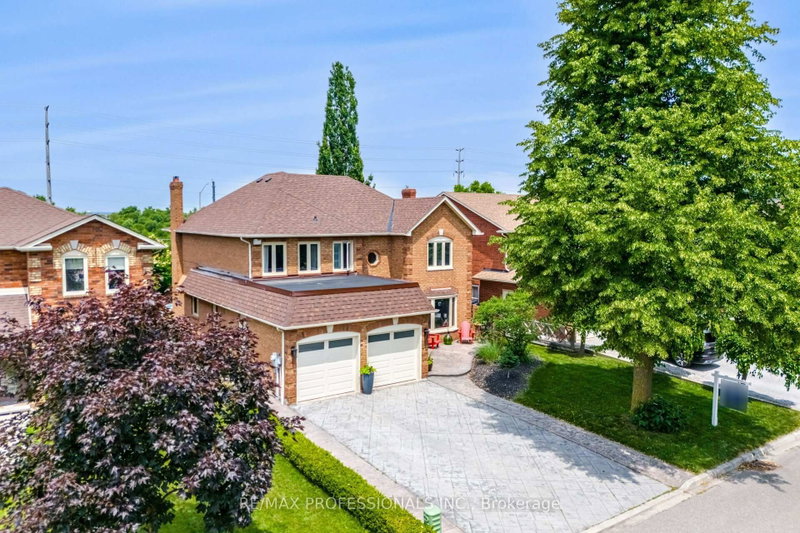 18 Kingfisher Court