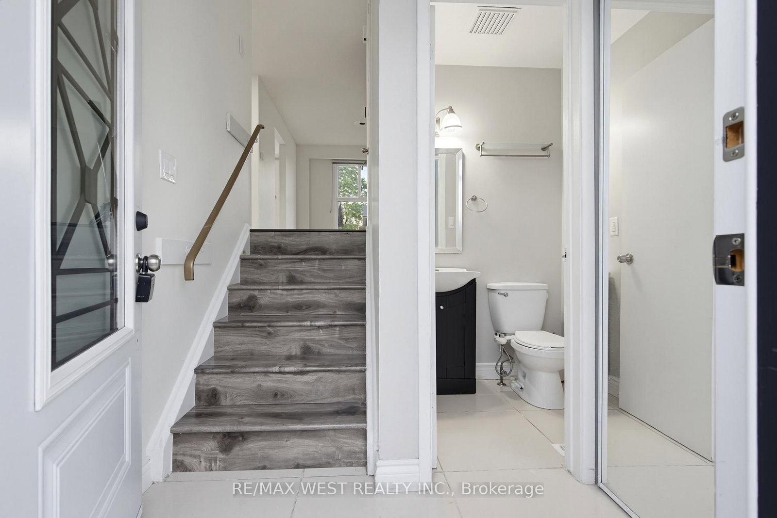 24 Primrose Crescent • Brampton, ON photo 4