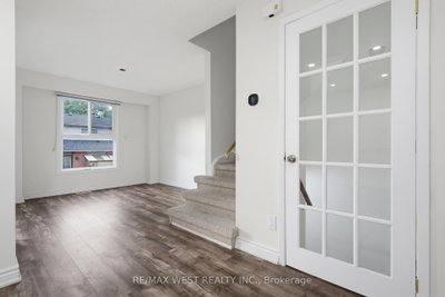 24 Primrose Crescent • Brampton, ON photo 8