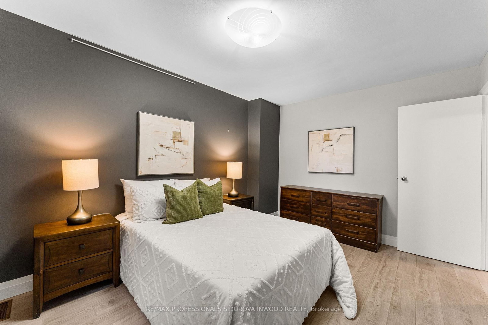 1050 Shawnmarr Road • #129 • Mississauga, ON photo 18