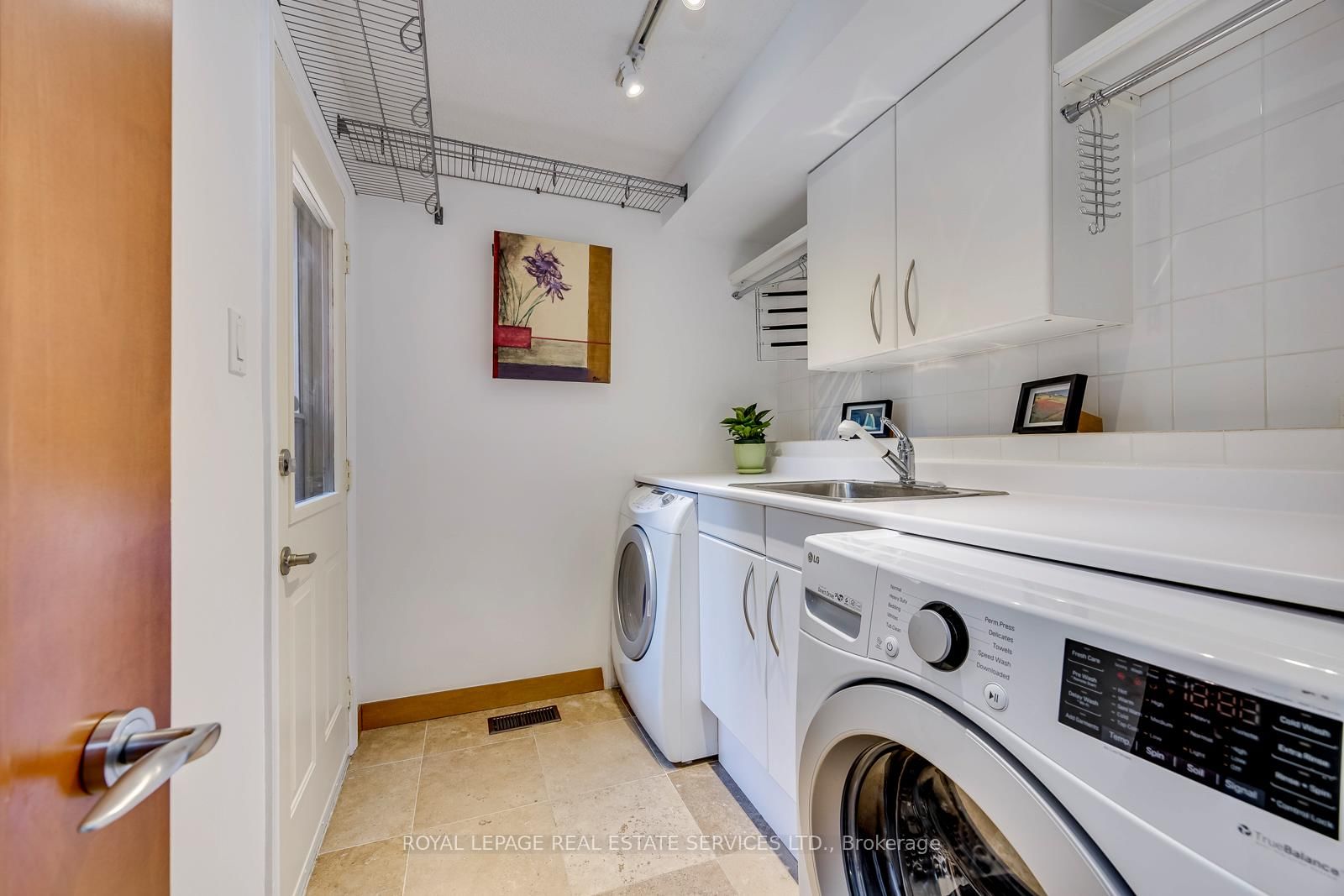 300 Canital Court • Mississauga, ON photo 18