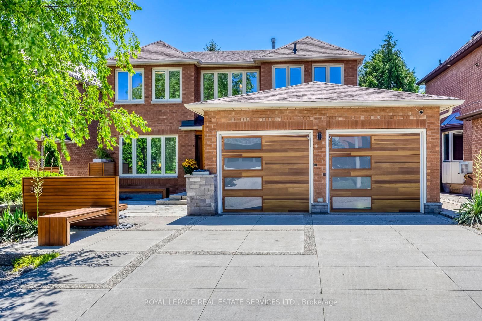300 Canital Court • Mississauga, ON photo 2