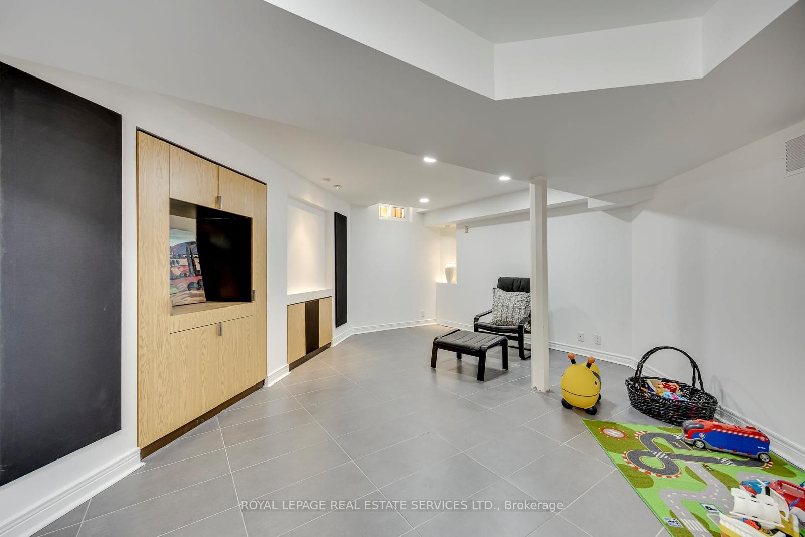 300 Canital Court • Mississauga, ON photo 33
