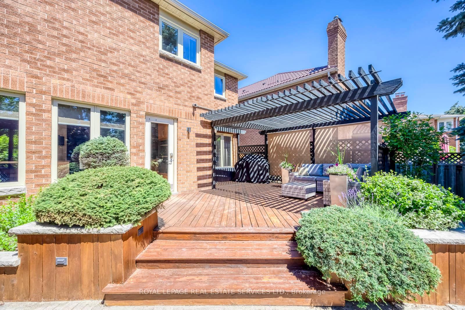 300 Canital Court • Mississauga, ON photo 38