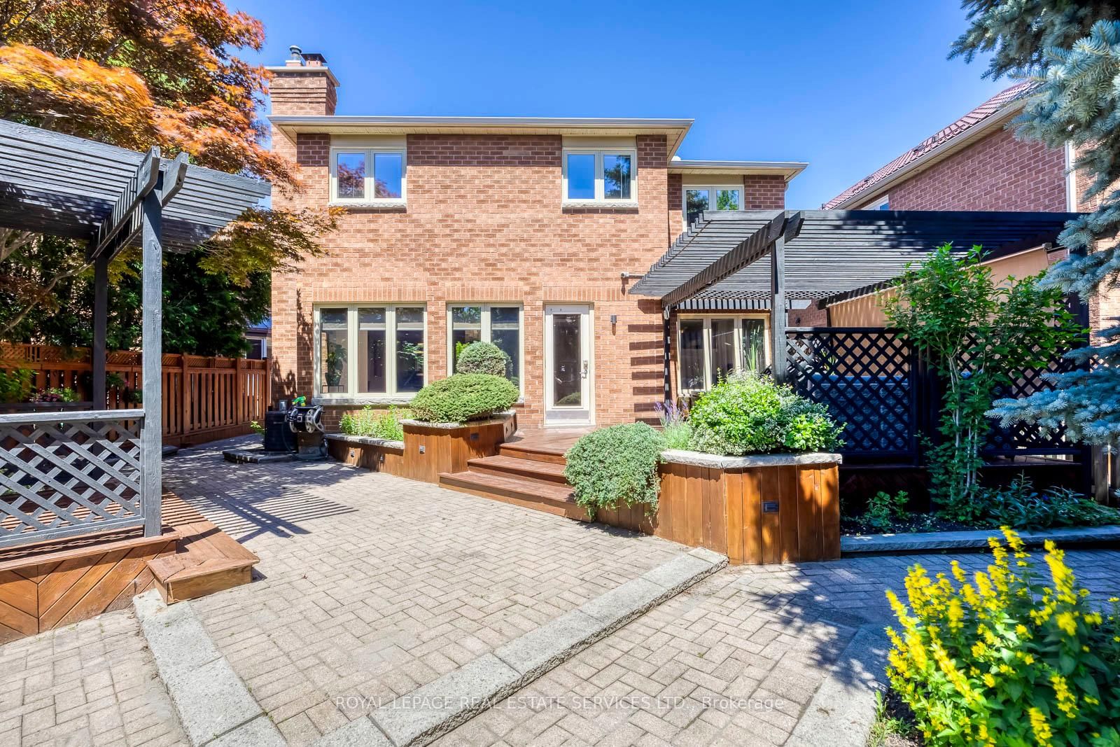 300 Canital Court • Mississauga, ON photo 43