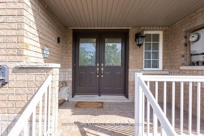 125 Niagara Trail • Halton Hills, ON photo 3