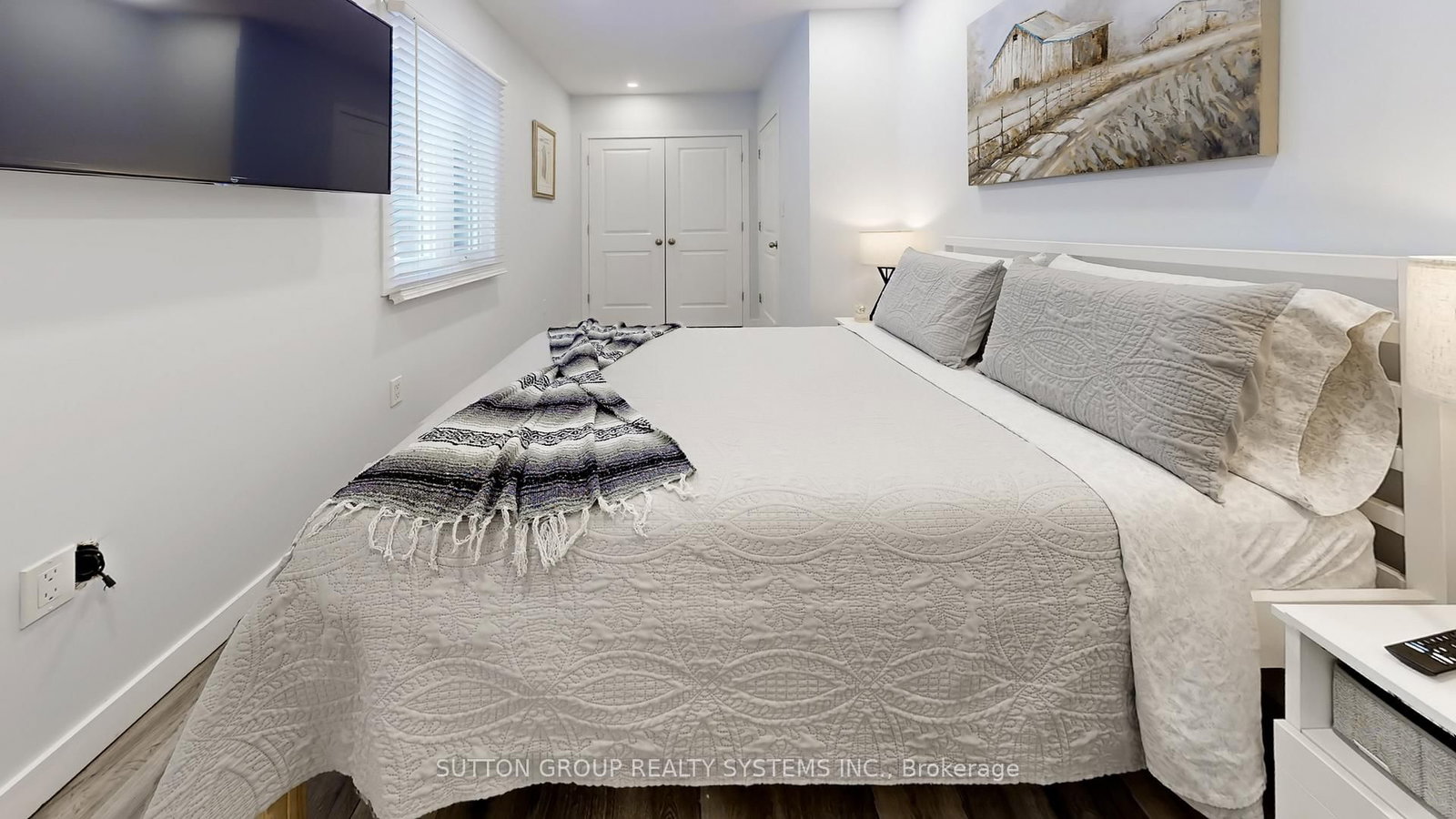 50 Brownville Avenue • Toronto, ON photo 10