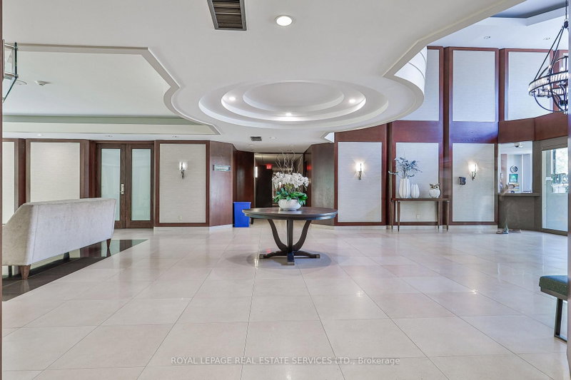1304 - 2267 Lake Shore Boulevard W