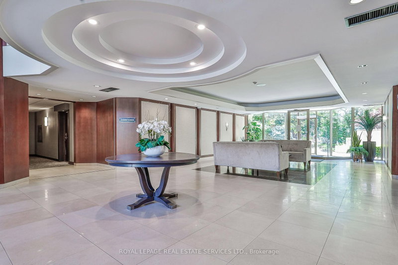 1304 - 2267 Lake Shore Boulevard W