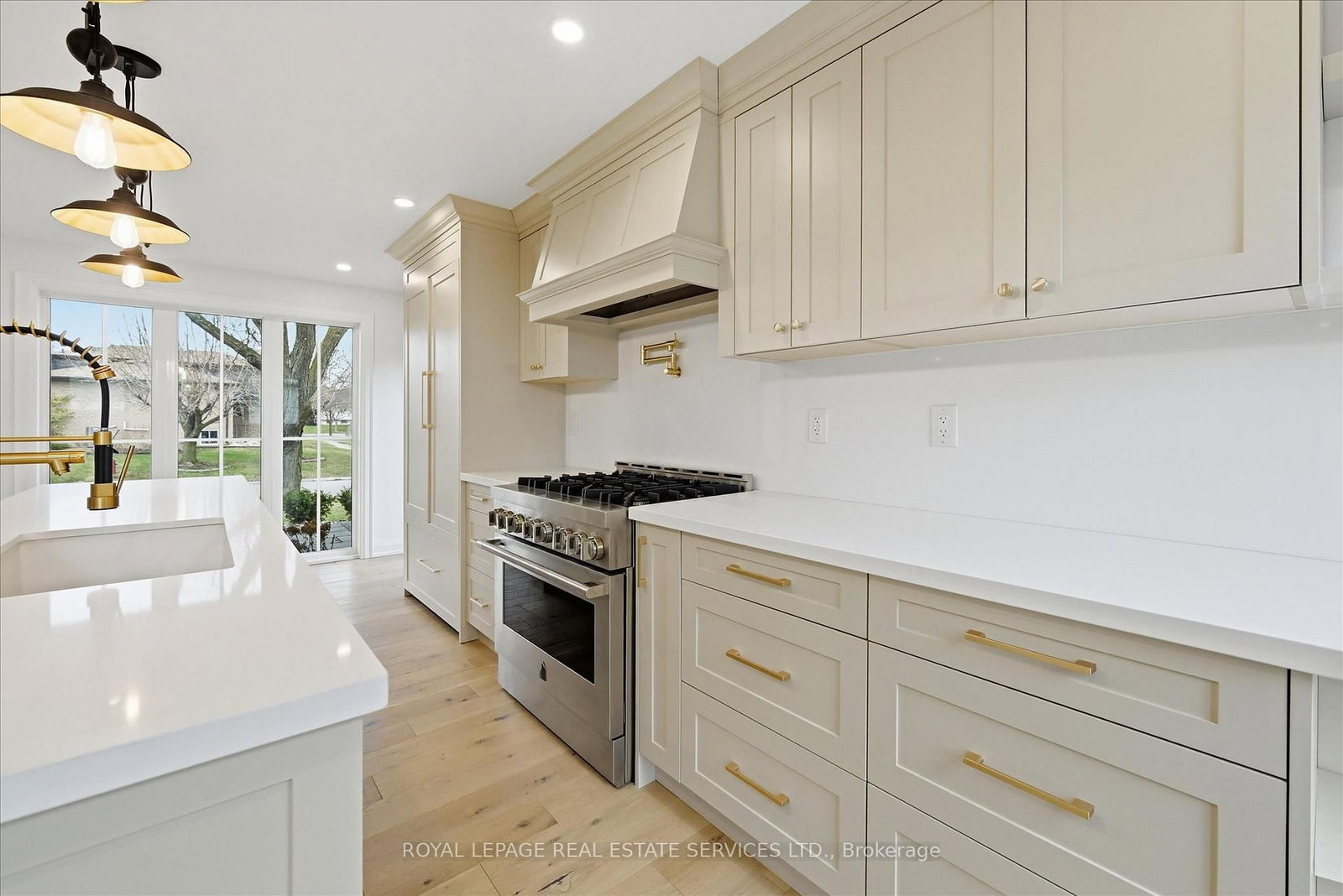 2212 Urwin Crescent • Oakville, ON photo 16
