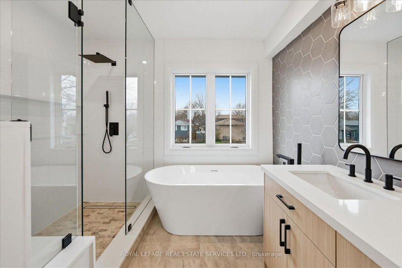 2212 Urwin Oakville,ON L6L 2T2 — Photo 25