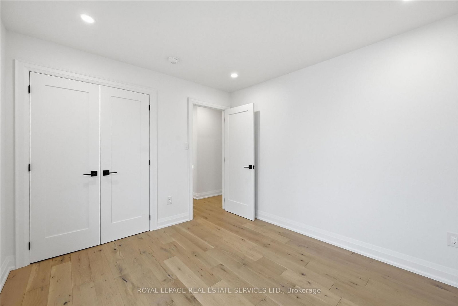 2212 Urwin Crescent • Oakville, ON photo 32