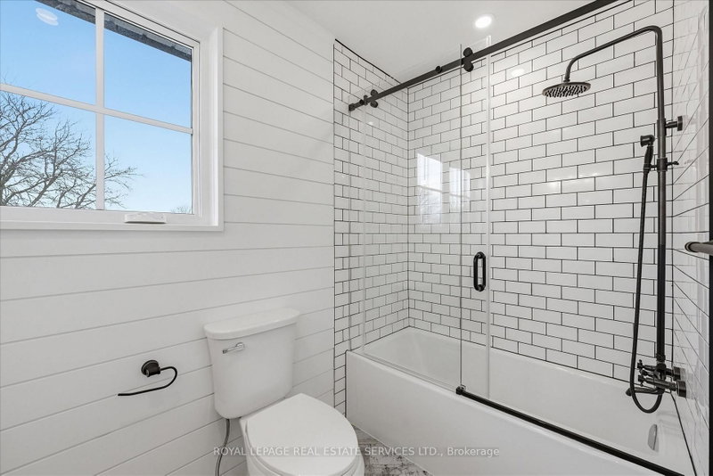 2212 Urwin Oakville,ON L6L 2T2 — Photo 35