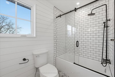 2212 Urwin Oakville,ON L6L 2T2 — Photo 35