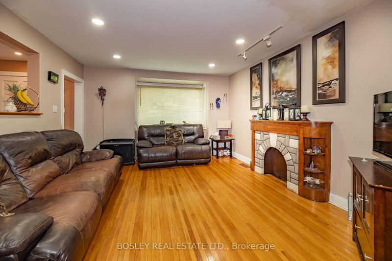 6 Boyd Avenue