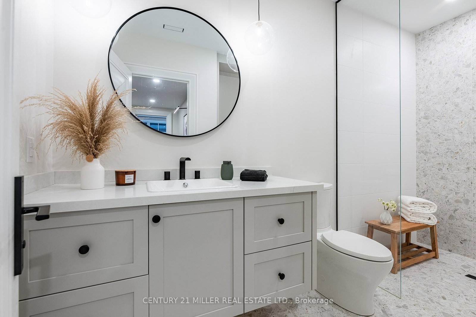 487 Orchard Drive • Oakville, ON photo 40